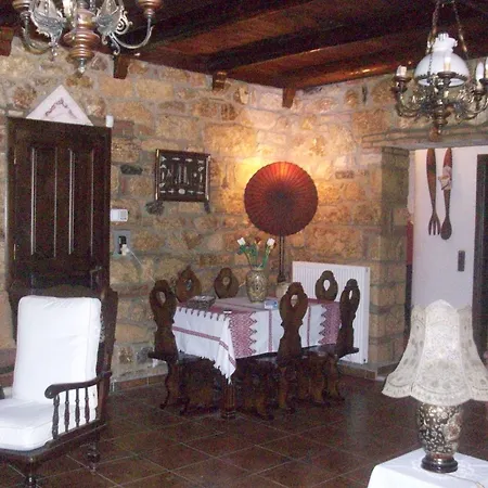 Kalogirou Stone House * Limniónas