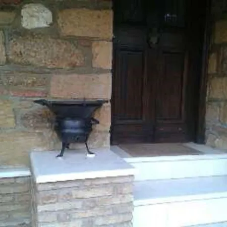 Kalogirou Stone House * Limniónas